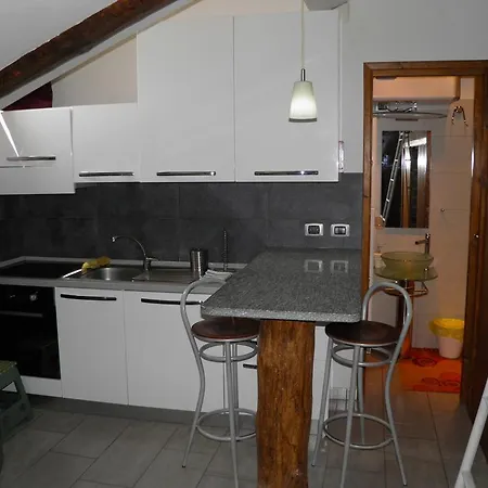 Apartment La Mansarda Di Garibaldi Centro